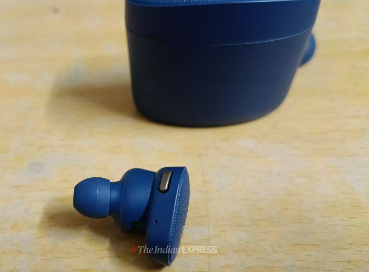 Yamaha-TW-E5B-wireless-earbuds
